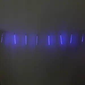 725