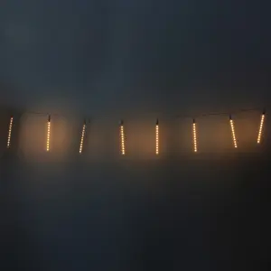 725