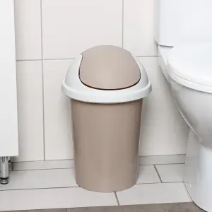 1600